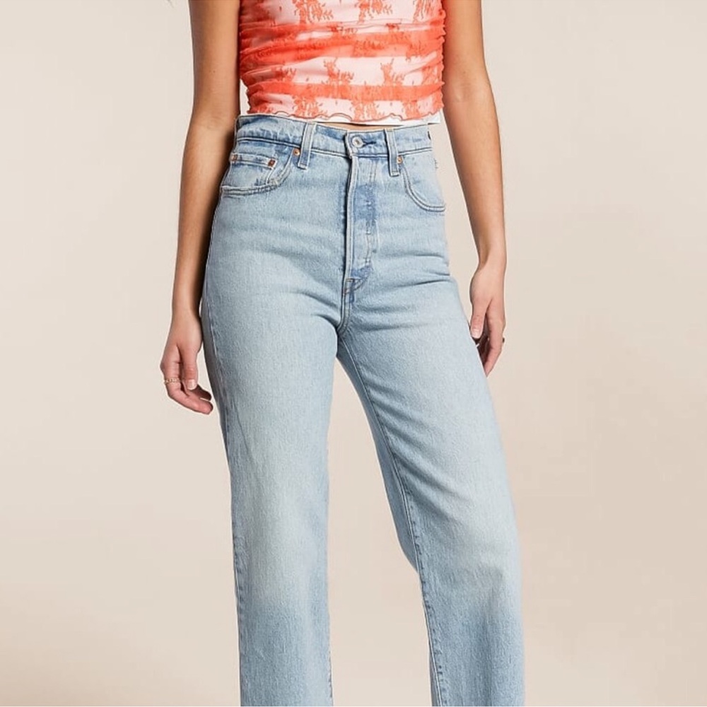 Levis Premium Wedgie Straight Jeans - Picture 2 of 11